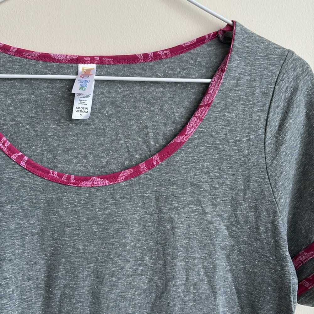 NWT LuLaRoe Classic T - Picture 2 of 3
